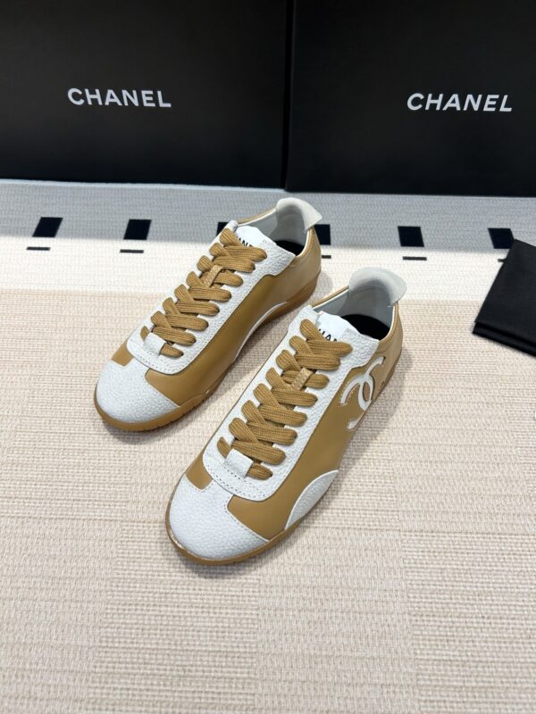 sy_no_69895F89F87CEEA9F8B054BA5F7402A7_4 Chanel Low-Top Sneakers in Caramel Brown