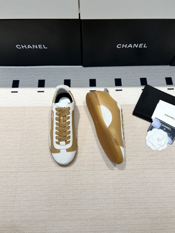 sy_no_69895F89F87CEEA9F8B054BA5F7402A7_6 Chanel Low-Top Sneakers in Caramel Brown