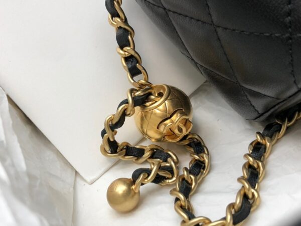 sy_no_6A705CC48D2E6260588D969CC95EC3CA_2 Chanel Spring/Summer Mini Vanity Case with Gold Ball (Chain Shoulder/Crossbody Bag)