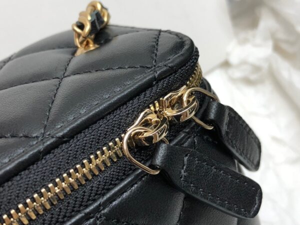 sy_no_6A705CC48D2E6260588D969CC95EC3CA_3 Chanel Spring/Summer Mini Vanity Case with Gold Ball (Chain Shoulder/Crossbody Bag)