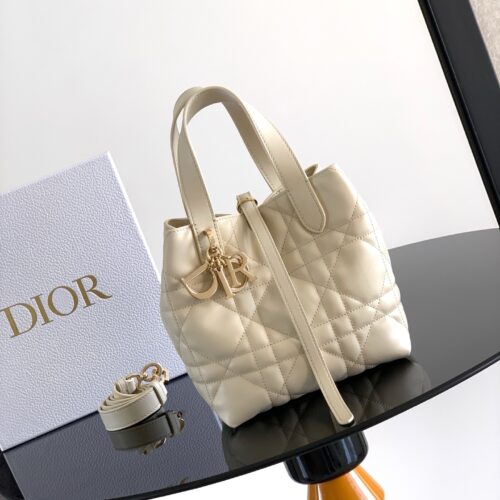 sy_no_6B1113680F51105963F34F1AE744130E_0 Dior Women's Toujours Oversized Cannage Calfskin Shoulder Bag