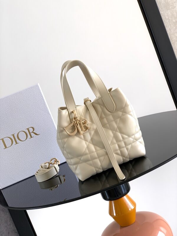 sy_no_6B1113680F51105963F34F1AE744130E_0 Dior Women's Toujours Oversized Cannage Calfskin Shoulder Bag