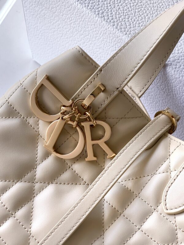 sy_no_6B1113680F51105963F34F1AE744130E_4 Dior Women's Toujours Oversized Cannage Calfskin Shoulder Bag