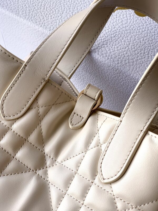 sy_no_6B1113680F51105963F34F1AE744130E_5 Dior Women's Toujours Oversized Cannage Calfskin Shoulder Bag