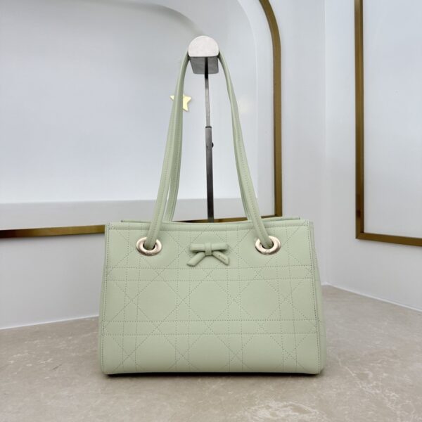 sy_no_6C00794AB5A50CF76BC81B13C25BA986_0 Dior Bow Tote Bag – Light Green Italian Leather