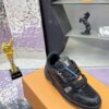sy_no_6C85ADF968A82012B7496AC161BFC1B0_4 Black Crackled Leather Low-Top Sneakers