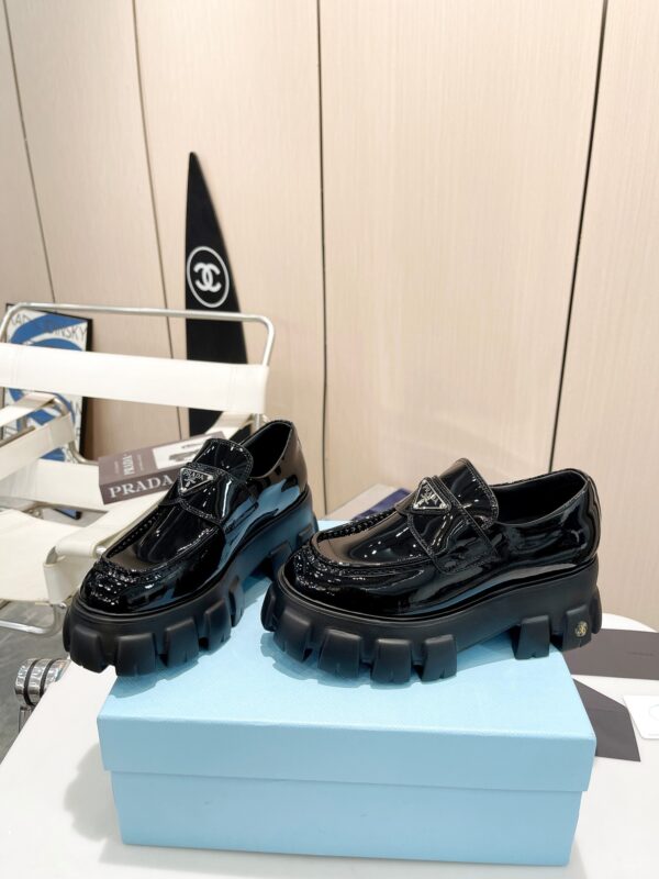 sy_no_6CAB20898FF035508C9CC424AA68D5FA_0 Black Patent Leather Chunky Platform Loafers