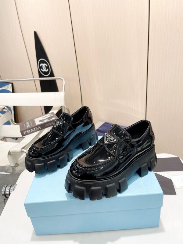 sy_no_6CAB20898FF035508C9CC424AA68D5FA_2 Black Patent Leather Chunky Platform Loafers