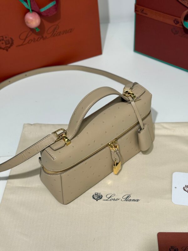 sy_no_6CFC38CB8D5FB5508F177D5BFB2FC58C_4 Loro Piana Extra Bag 23 – Saddle Leather Handbag