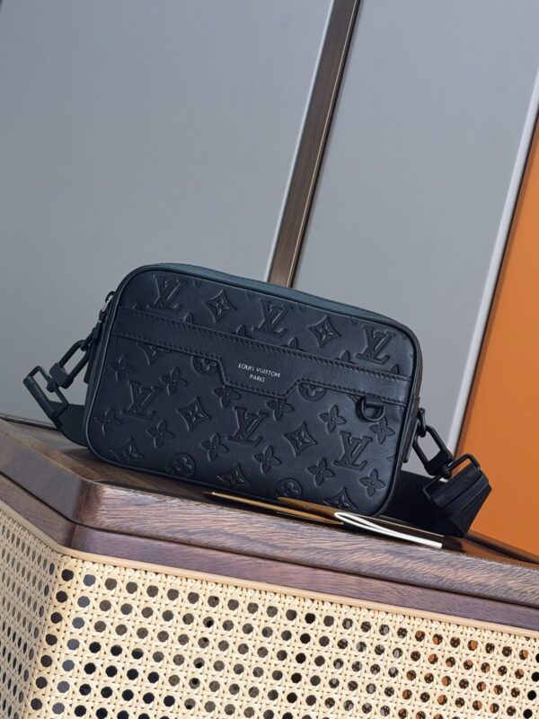 sy_no_6DBCE57134DB40F1A7CA316FA8792B97_0 LV Alpha Messenger Bag – Monogram Shadow Leather
