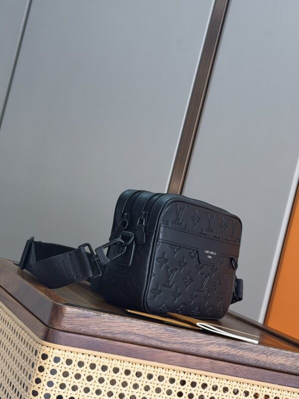 sy_no_6DBCE57134DB40F1A7CA316FA8792B97_1 LV Alpha Messenger Bag – Monogram Shadow Leather