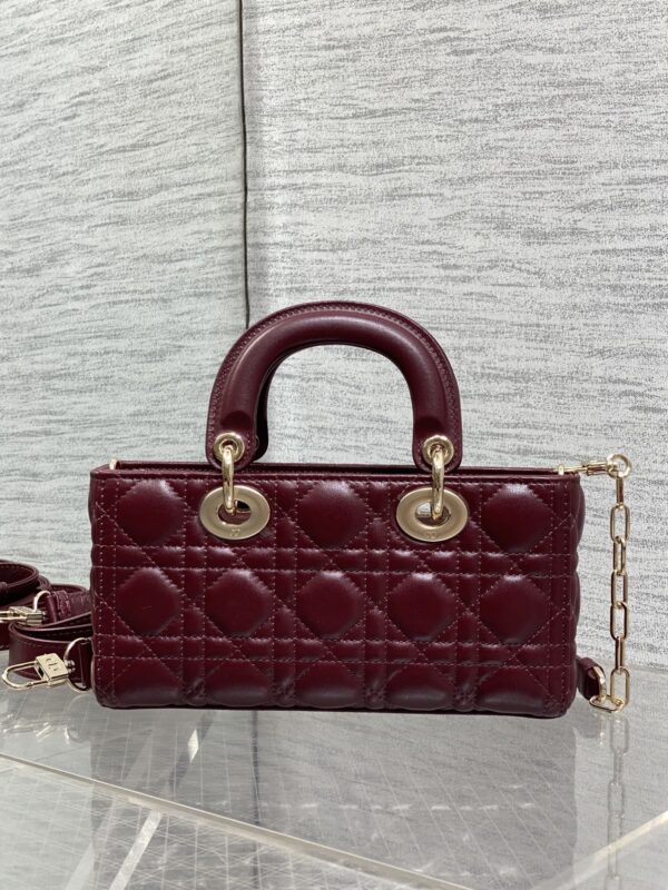 sy_no_6E04D3B1B07242B8320FE279A4FB1020_4 D-Joy Mini Quilted Bag – Burgundy Italian Leather