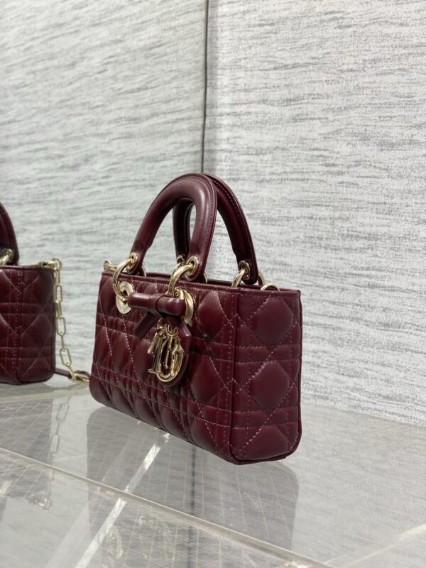 sy_no_6E04D3B1B07242B8320FE279A4FB1020_5 D-Joy Mini Quilted Bag – Burgundy Italian Leather