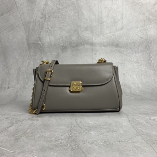 sy_no_6E11053F2A6CE48F26765E5D9075EF6D_0 Muddy Gray Smooth Leather Gold-Hardware Flap Shoulder / Crossbody Bag