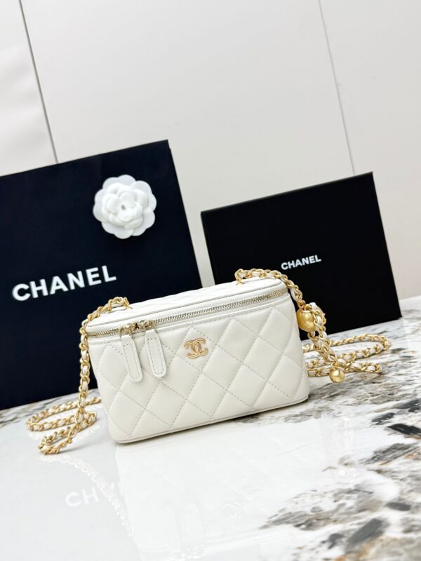 sy_no_6E14FAD126A47B1F1F094A9136D36AFC_0 Chanel 24K Large Pearl Ball Vanity Bag – Lambskin Leather with Gold Chain