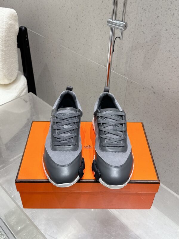 sy_no_6E8578B641F4F0B51183CB1098D2C453_1 Dark Grey & Charcoal Suede Lightweight Sneakers