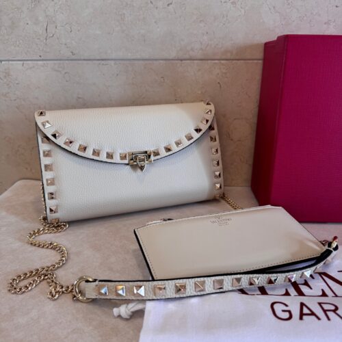 sy_no_6F0761521E0FA319AE875567362E019D_0 Valentino Garavani Rockstud small calfskin crossbody bag