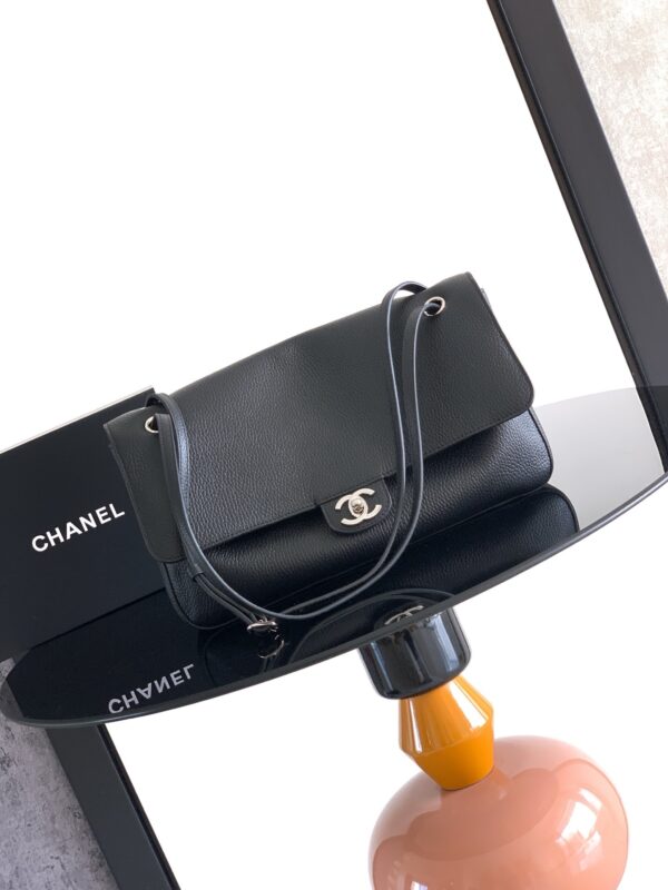 Chanel 26S Spring/Summer CF Series Large Flap Bag – Top-Grain Cowhide Women's Bag (Underarm/Shoulder/Crossbody) with Lock Closure and Flap
