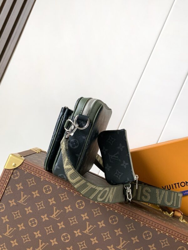 Louis Vuitton Trio Messenger Bag