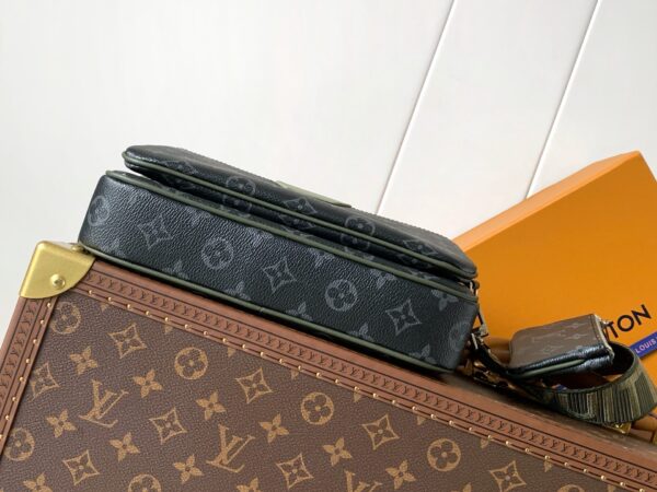 Louis Vuitton Trio Messenger Bag