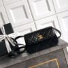 sy_no_74AE7EC65E2CC7163934169E4EEB916D_0 Vintage Suede Diamond Quilted Bag