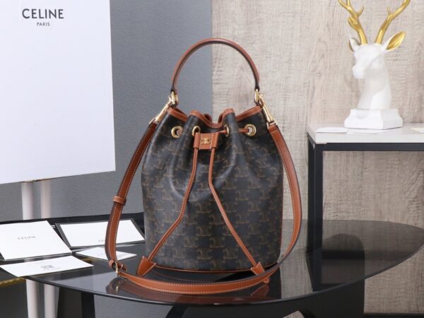 sy_no_752D41A2AB91FB7D366B25EAC2D5AB02_0 CELINE Clara Triomphe Logo Print Leather Handbag