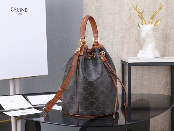 sy_no_752D41A2AB91FB7D366B25EAC2D5AB02_2 CELINE Clara Triomphe Logo Print Leather Handbag