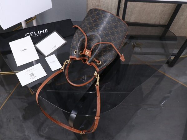 sy_no_752D41A2AB91FB7D366B25EAC2D5AB02_5 CELINE Clara Triomphe Logo Print Leather Handbag