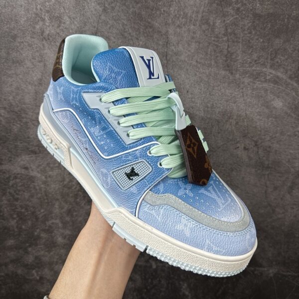 sy_no_756E34D4DEF9616A9EDC8D4D6DB76A7A_2 Blue & White Gradient Denim Monogram Low-Top Sneakers