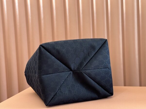 sy_no_770E3D8CC2388FF56C8157CF426ED0A1_3 Gucci Lido Small Tote Bag – Original GG Canvas