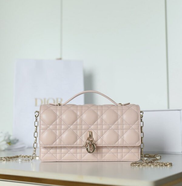 sy_no_778151294D7E3195D22E959B26FAE3B7_1 Miss Dior Mini Pearl Chain Bag – Light Pink / Nude Pink
