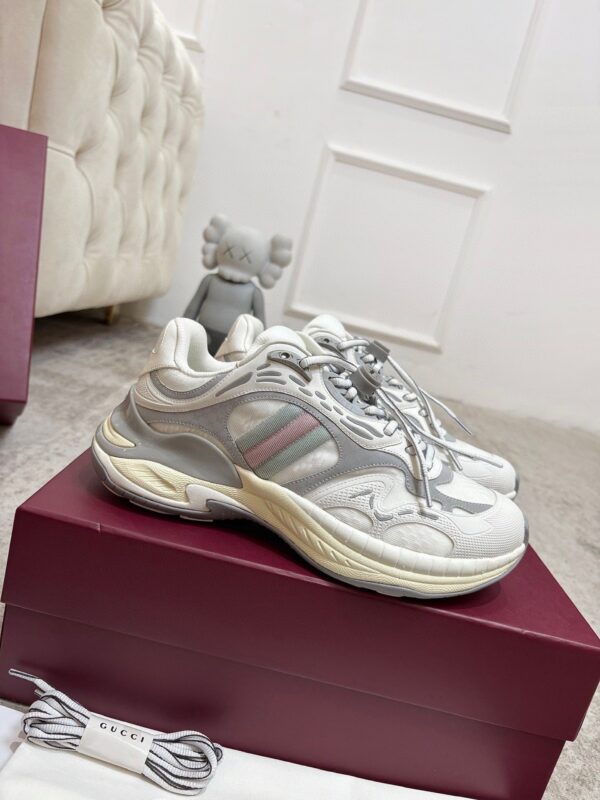 Gucci Tech/Retro Runner Sneaker in White & Grey – Ivory / Silver