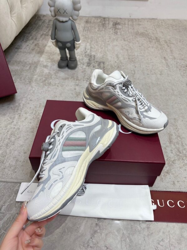 Gucci Tech/Retro Runner Sneaker in White & Grey – Ivory / Silver