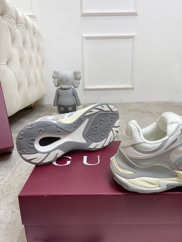 Gucci Tech/Retro Runner Sneaker in White & Grey – Ivory / Silver
