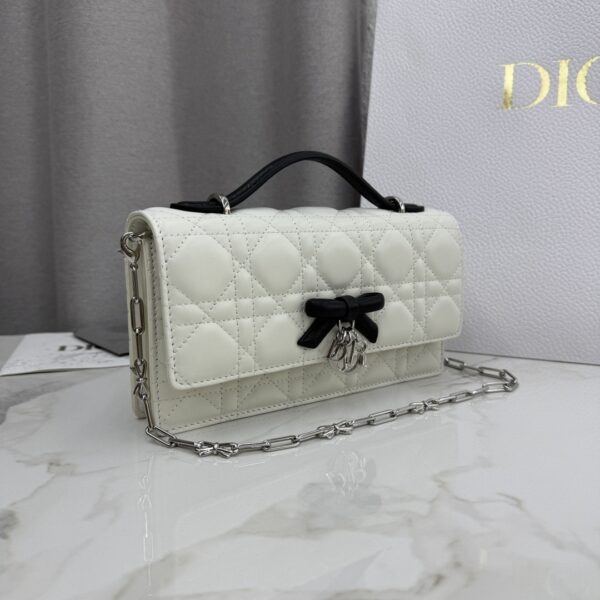 sy_no_796916D3205305F819890B74D2EBBAA1_1 My Dior Mini Pearl Chain Bag – Ivory & Black Bow