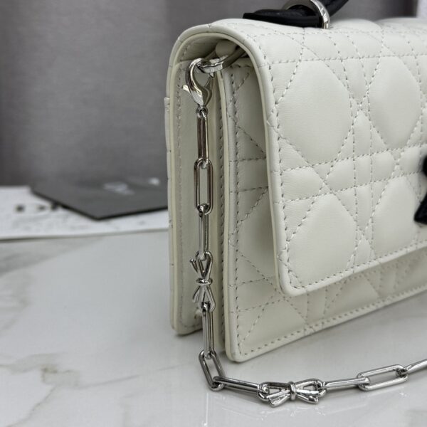 sy_no_796916D3205305F819890B74D2EBBAA1_3 My Dior Mini Pearl Chain Bag – Ivory & Black Bow
