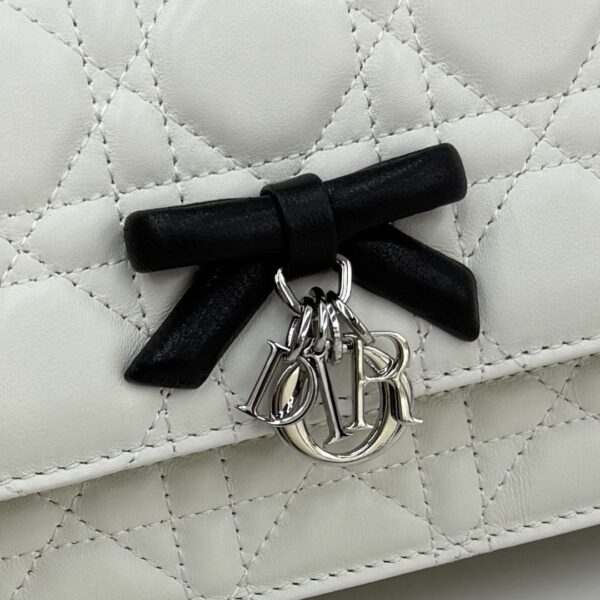 sy_no_796916D3205305F819890B74D2EBBAA1_4 My Dior Mini Pearl Chain Bag – Ivory & Black Bow