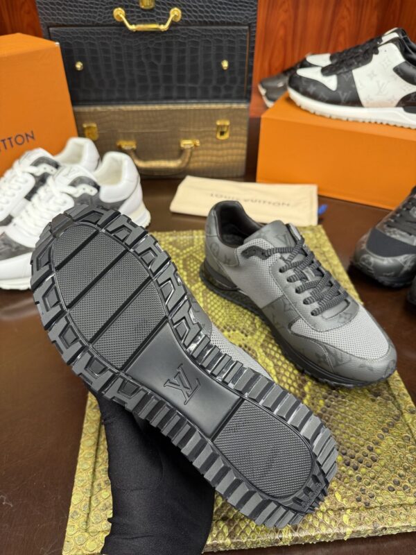 sy_no_798823F0030A69E6C19D44A289899F2F_7 Gray & Black Monogram-Inspired Mesh Running Sneakers
