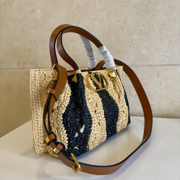 sy_no_7A3186B27EE2AA5402AC20E4F0B8167C_7 Valentino Spring/Summer 2026 Raffia Woven Tote Bag – Black and Apricot