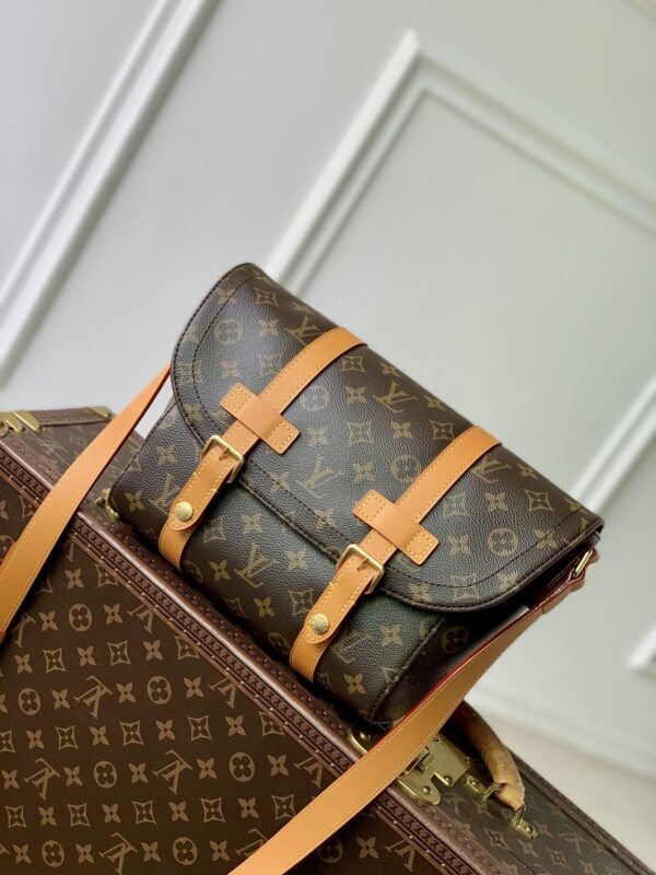 sy_no_7A486DE1A9AD3A56941D5EED450CAFD8_0 Louis Vuitton Christopher Messenger Bag – Monogram Archive Canvas