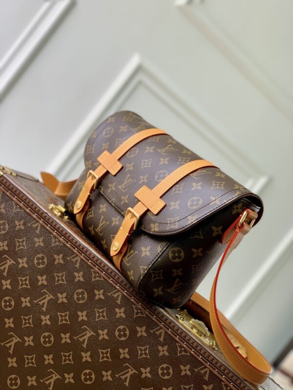 sy_no_7A486DE1A9AD3A56941D5EED450CAFD8_1 Louis Vuitton Christopher Messenger Bag – Monogram Archive Canvas