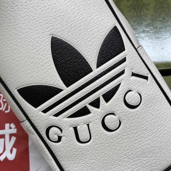 adidas x Gucci White Textured Leather Wash Bag / Toiletry Case