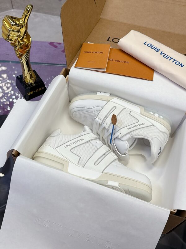 sy_no_7B1D9CE0908E80BB5BA612E6C6237C69_0 Louis Vuitton LV Trainer Light White / Ivory Lightweight Sneakers