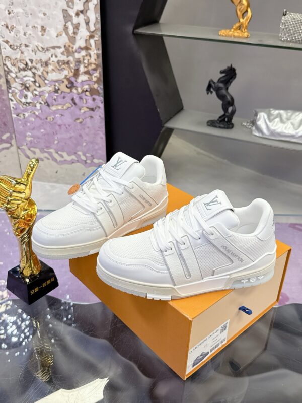 sy_no_7B1D9CE0908E80BB5BA612E6C6237C69_3 Louis Vuitton LV Trainer Light White / Ivory Lightweight Sneakers