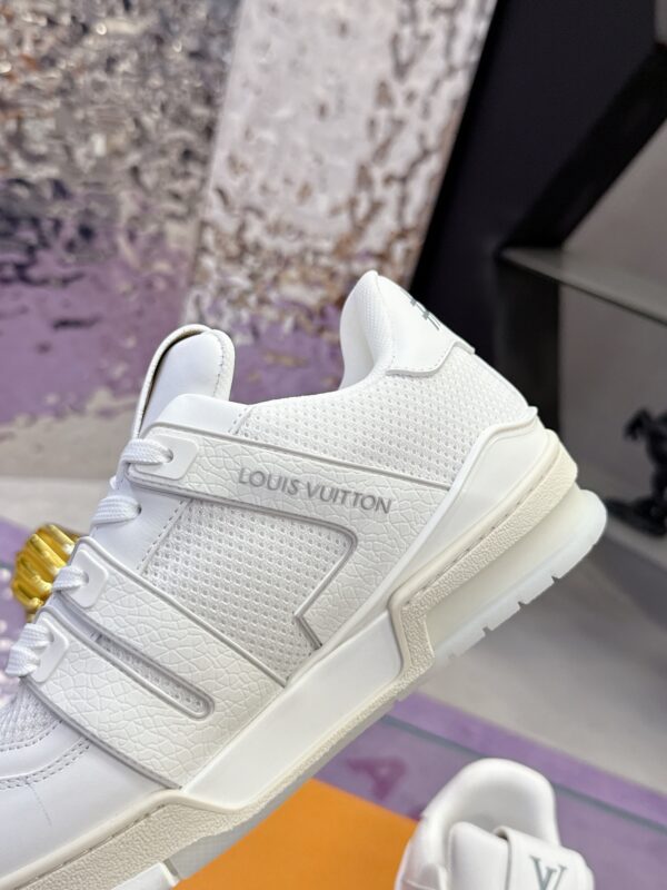 sy_no_7B1D9CE0908E80BB5BA612E6C6237C69_6 Louis Vuitton LV Trainer Light White / Ivory Lightweight Sneakers