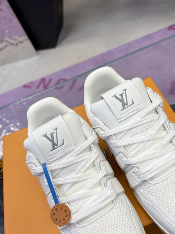 sy_no_7B1D9CE0908E80BB5BA612E6C6237C69_7 Louis Vuitton LV Trainer Light White / Ivory Lightweight Sneakers