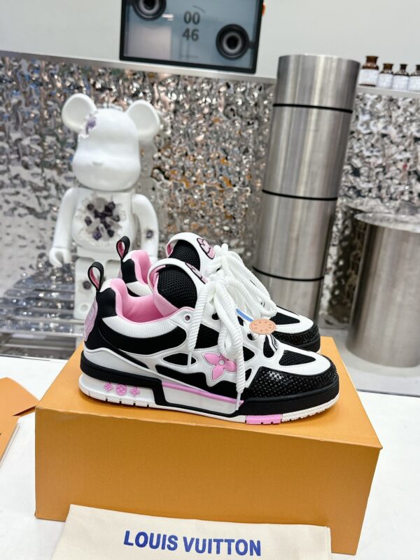 sy_no_7B90CE04B7F0D215324ACAD4A4B5F80A_0 Louis Vuitton LV Skate Black / White / Pink Chunky Skate Sneakers