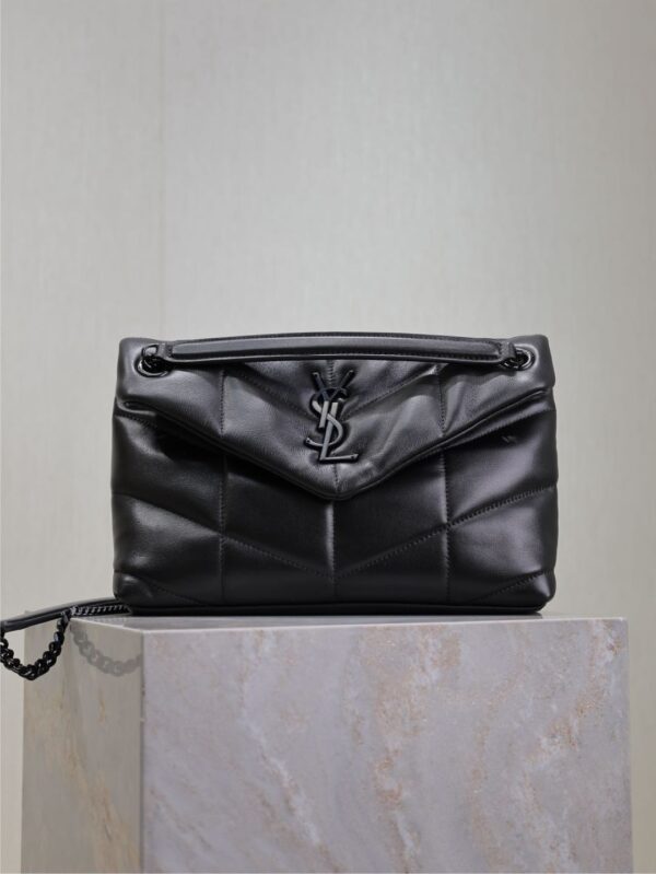 sy_no_7BD277DB432CA67592BD66E7ED584350_0 Loulou 29cm Quilted Chain Bag – Black
