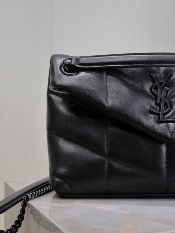 sy_no_7BD277DB432CA67592BD66E7ED584350_2 Loulou 29cm Quilted Chain Bag – Black