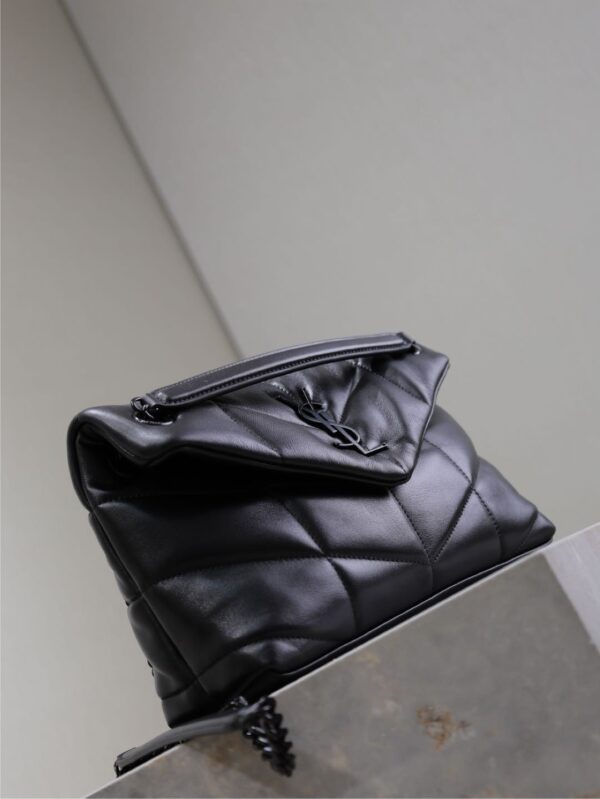 sy_no_7BD277DB432CA67592BD66E7ED584350_3 Loulou 29cm Quilted Chain Bag – Black